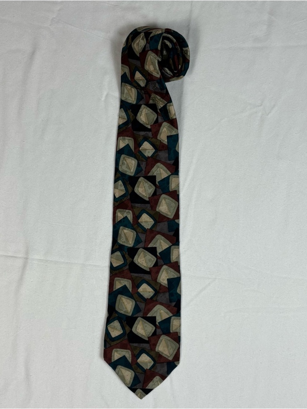 Vintage Hunting Horn By J Riggings Men's 100% Silk Necktie Designer Red‎ Tie 4”